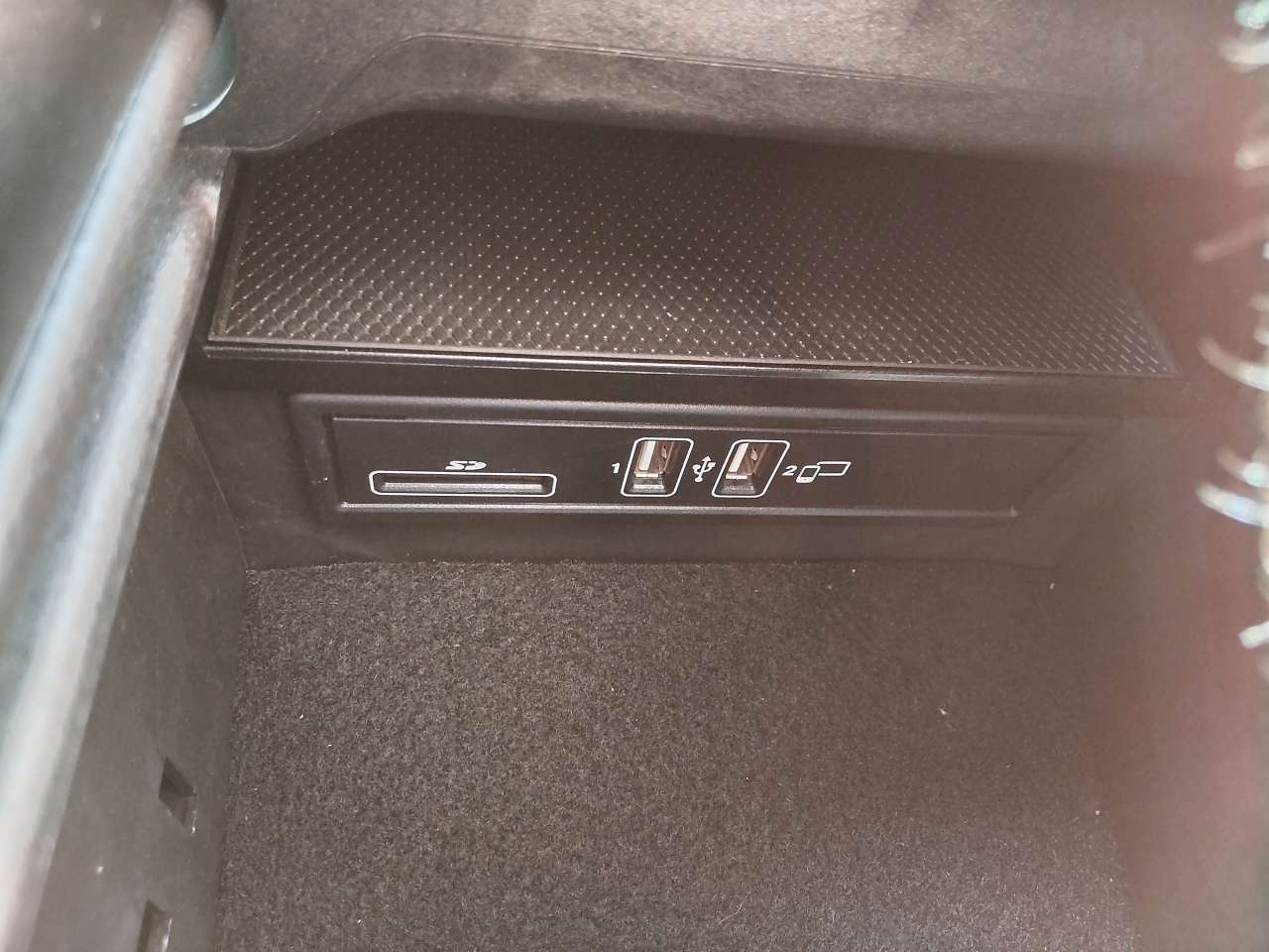 2020 Mercedes-Benz C180